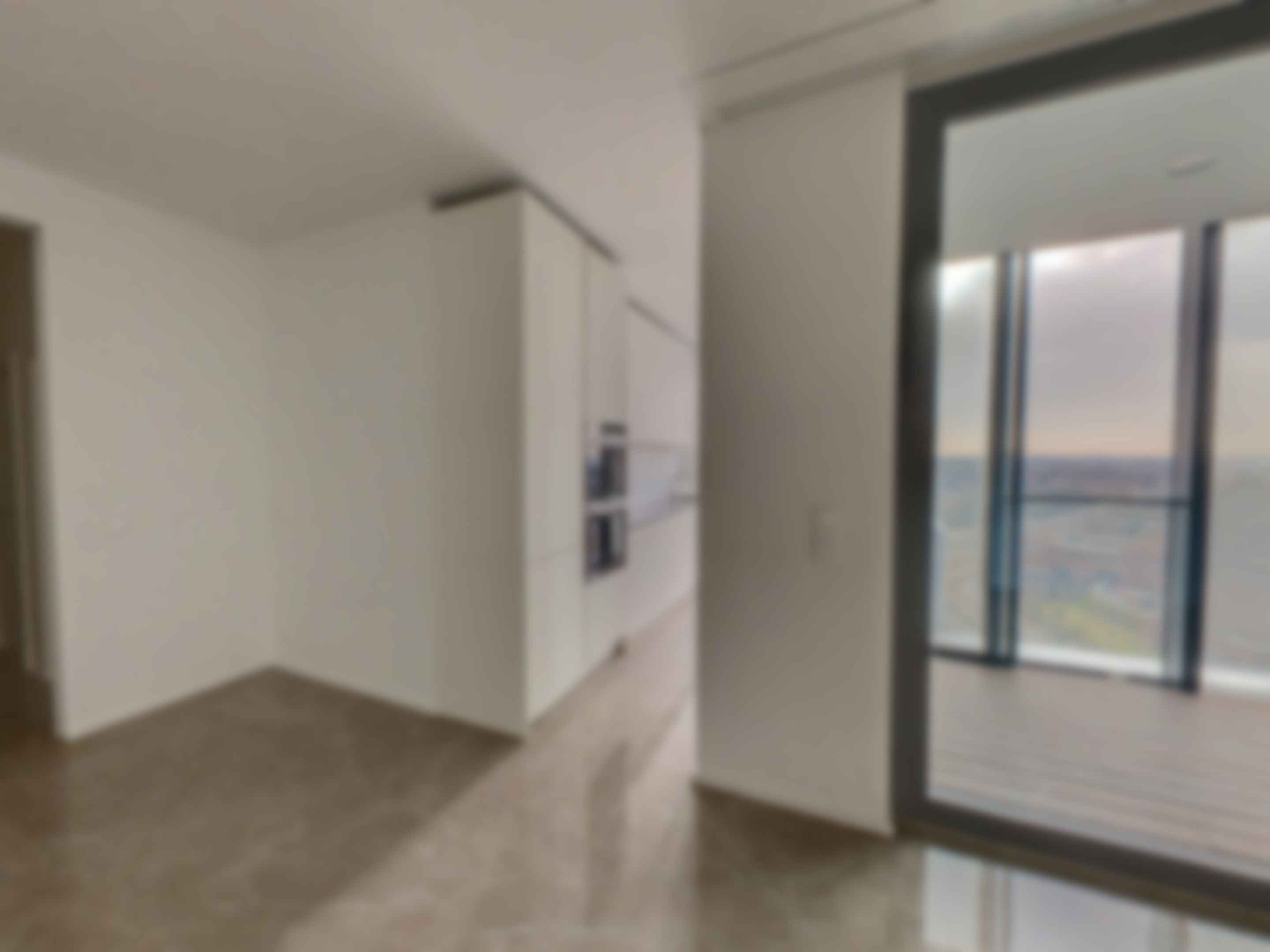 loading blurry tour image